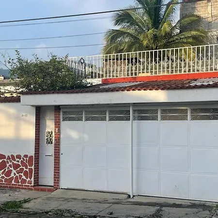 Comfortable And Spacious House With Garage